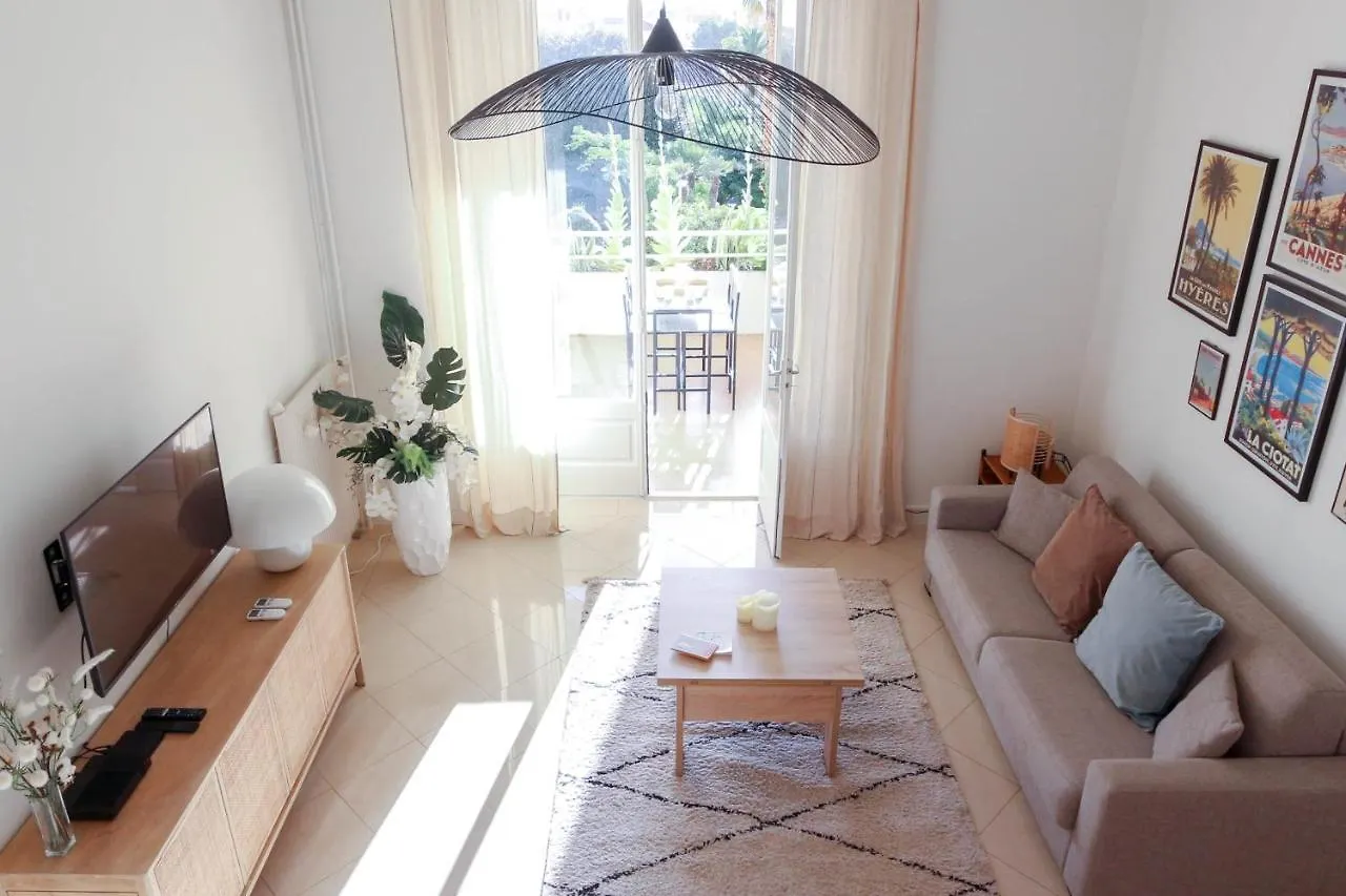 Beautiful Renovated Studio With Ac And Terrace - Benakey Cannes Daire
