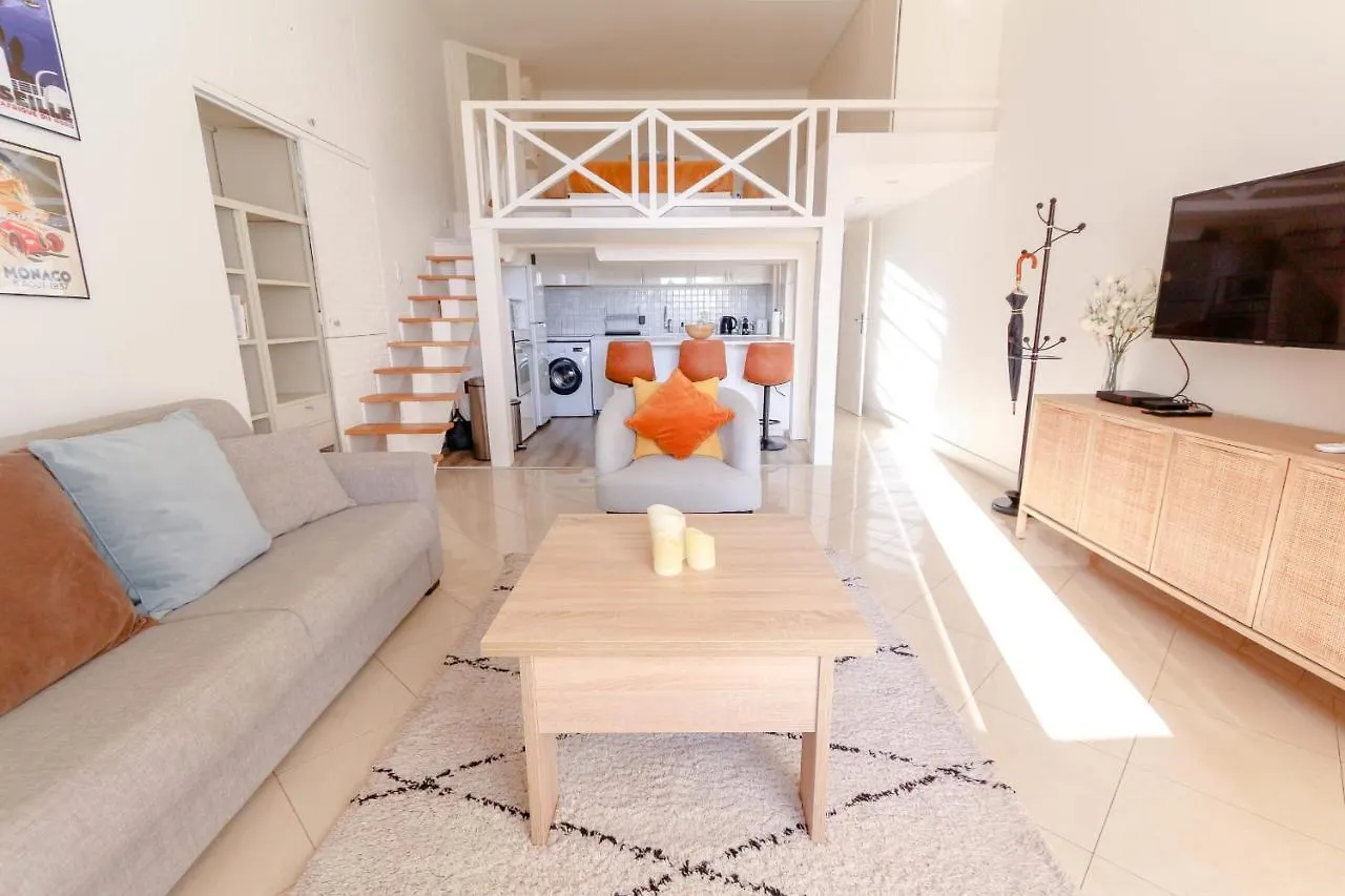 Daire Beautiful Renovated Studio With Ac And Terrace - Benakey Cannes