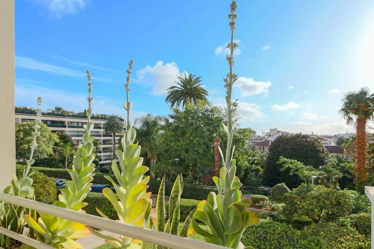 Beautiful Renovated Studio With Ac And Terrace - Benakey Cannes Fransa